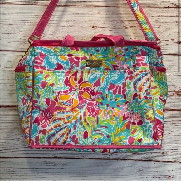 Lilly Pulitzer Insulated Beach Cooler in Lovers Coral with shoulder strap NEW - Picture 7 of 8